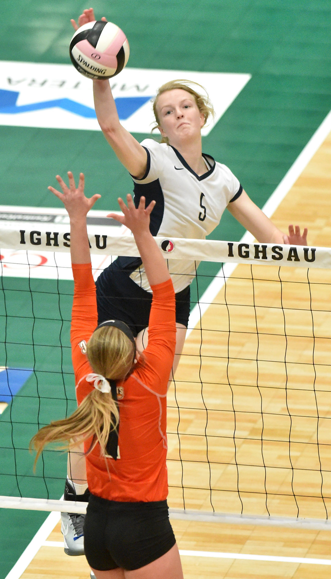 Heelan vs Charles City state volleyball